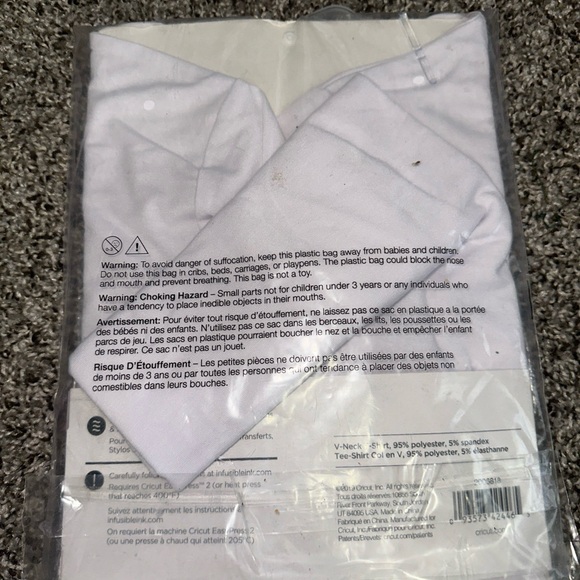 Cricut Women's Infusible Ink V-Neck T-Shirt Blank, White - shirt size medium - Picture 2 of 2